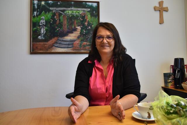  "Es kann sein, dass morgen in der Baustelle etwas passiert, bei dem die Anrainer und auch wir als Gemeinde überhaupt nicht dahinter stehen können und da müssen wir einfach reagieren", so die Bürgermeisterin.  | Foto: Barbara Fluckinger