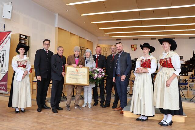 Alfred Tschuggmall, langjähriger Chronist und Archivar, erhielt den Ehrenring. | Foto: Othmar Kolp