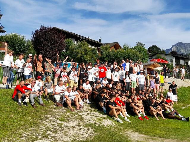 Abschlussfoto am Donnerstag: Fans und Team!