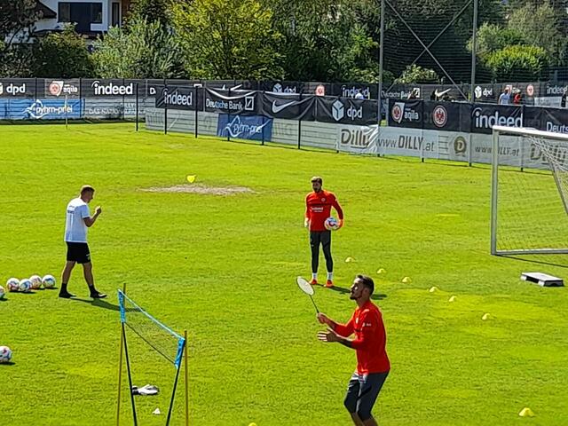 Torwarttraining mit Federball. 