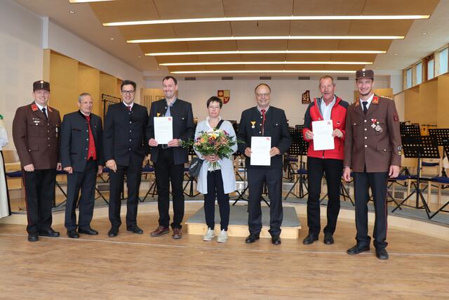 Die Ausgezeichneten der Freiwilligen Feuerwehr Serfaus. | Foto: Othmar Kolp