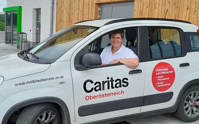Teamleiterin Sabine-Maria Karrer hat noch Platz für künftige Mitarbeiterinnen und Mitarbeiter.  | Foto: Caritas