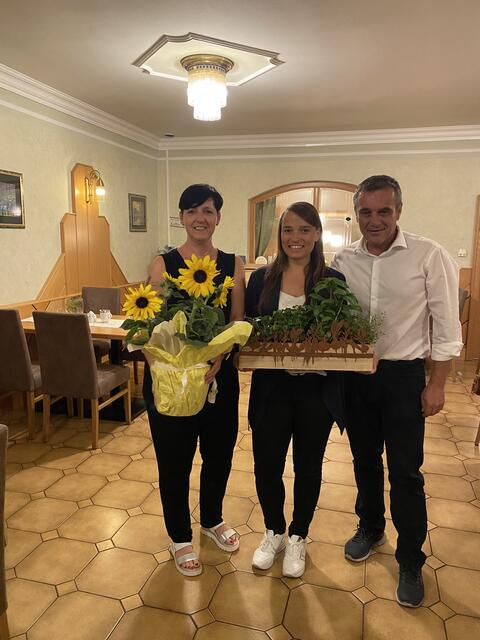 Katrin Teufel (M.) mit Heidemarie Wolmersdorfer und Anton Erber | Foto: Volkspartei Bezirk Scheibbs