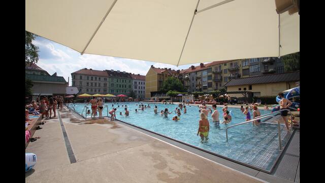 Auch das Margaretenbad ist bei Wassertemperaturen um die 23 Grad im Sommer wieder gut gefüllt. | Foto: Holding Graz