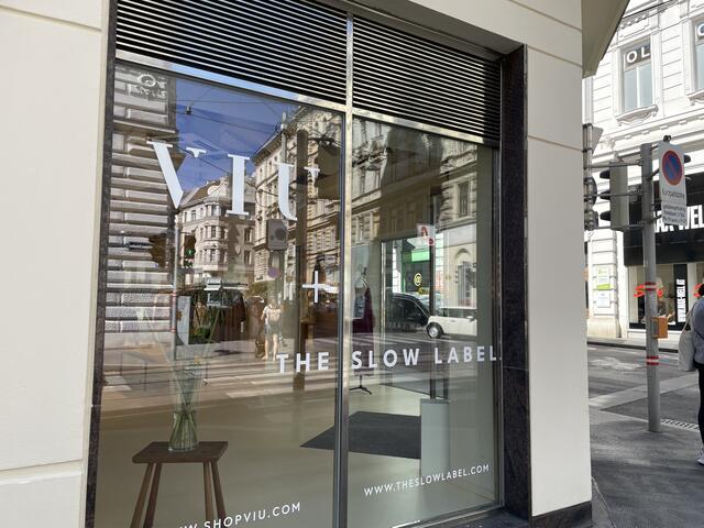 Die Geschäftsfläche auf der Währinger Straße 107 teilen sich The Slow Label und VIU Eyewear. | Foto: Miriam Al Kafur
