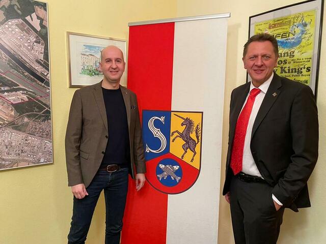 Zusammen mit dem Vorsitzenden des Simmeringer Finanzausschusses, BR Mustafa Cetin