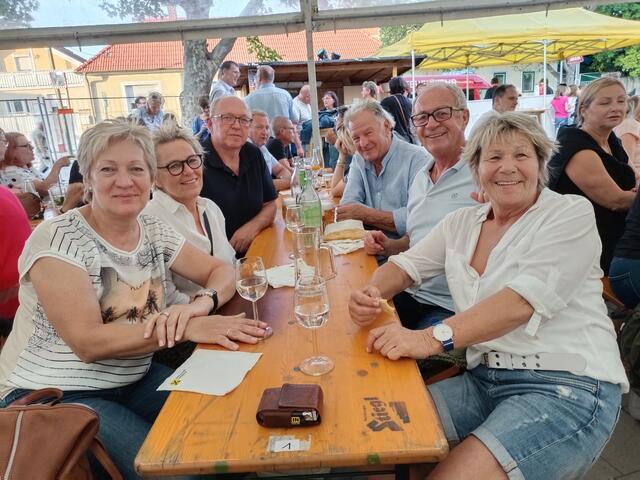 Gitti, Petra, Heini, Peter, Edi und Lisl hatten gute Stimmung und unterhielten sich prächtig
