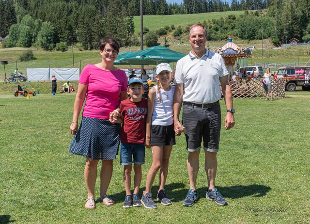 (v.li.n.re.) Petra, David, Hannah und Sepp waren auch beim Familienfest. | Foto: Peter Bolha