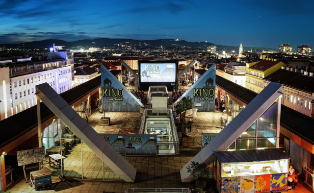 Das Kino am Dach geht in die Verlängerung und zeigt bis 21. August viele Filme und holt abgesagte Vorstellungen nach. | Foto: GoGoGorilla