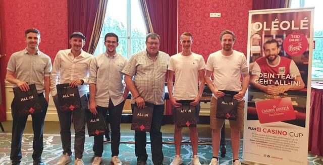 Fröhliche Gesichter bei den beiden Mannschaften. Von links: Raphael Haas, Florian Königseder, Moritz Heiss vom USV Plainfeld sowie Anton Leitner, Thomas Schubert und Dominik Klaushofer vom USC Faistenau. | Foto: Casinos Austria