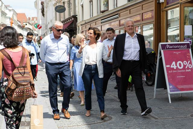Landeszive Franz Schnabl, SP-Bundesvorsizende Pamela Rendi Wagner und Bürgermeister Reinhard Resch | Foto: Clemens Schmiedbauer