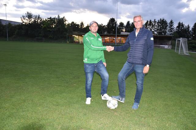 Christian Schwankhardt übergab die Obmannschaft an Hermann Kaiser (l.)  | Foto: Alexandra Goll