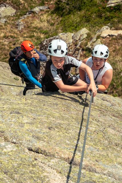 Auch den Klettersteig "Little Ballun" im Silvapark Galtür konnten die Kinder bezwingen. | Foto: Bernd Zangerl