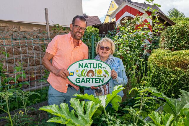 Ökologisches Gärtnern Karl Ploberger besuchte Garten von Hildegard