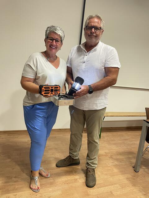 Ulrike Kitzinger war sehr erfreut an dem regen Interesse der Bevölkerung und bedankte sich bei Herrn Wagner | Foto: Gemeinde Sigleß