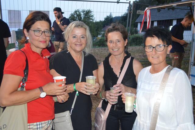 Uli Esterl, Rosemarie Rossmann, Manuela Jesch und Silvia Esterl | Foto: Christopher Polesnig 