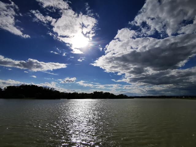 Ein Blick aufs Wasser, tief durchatmen, die Ruhe spüren: So finden auch Sie Ihre "Mitte".  | Foto: Ulrike Plank