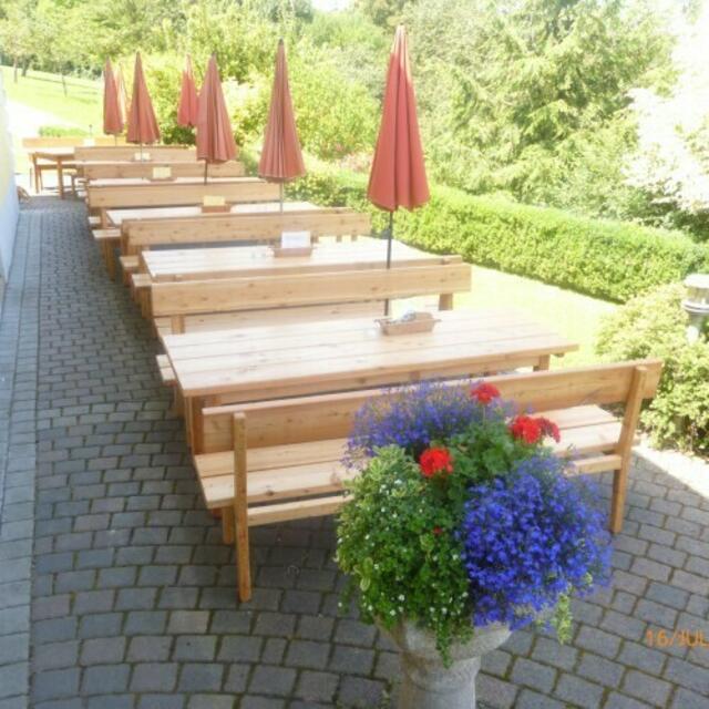 Im Gastgarten des Mostschank Greinecker schmecken die hausgemachten Schmanckerl besonders. | Foto: Greinecker