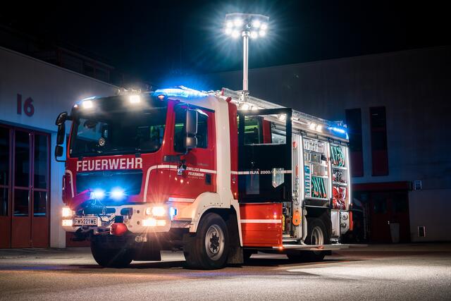 Statt einer Fahrzeugbergung fand die Feuerwehr einen Unfall in Pichl bei Wels vor. | Foto: FF Wels/Graziani
