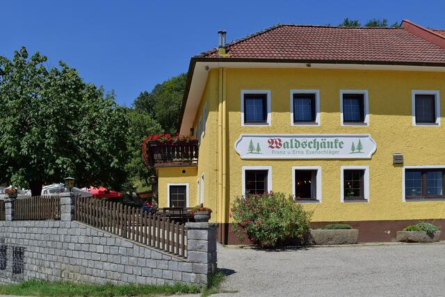 In der Waldschänke Exenschläger hat man einen atemberaubenden Blick über Linz. | Foto: Exenschläger
