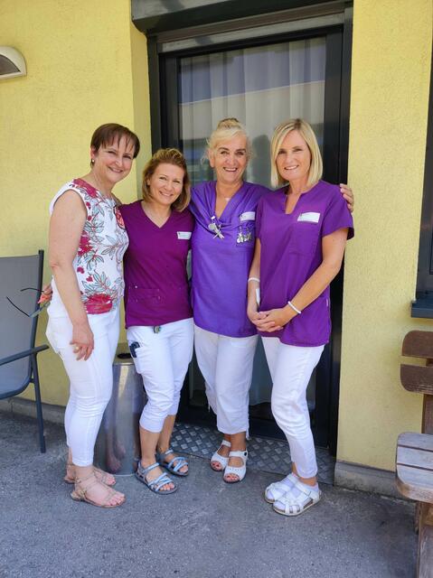 Pflegedienstleiterin Sabine Kügerl, Bereichsleiterin Haus der Zufriedenheit Bernadette Claßen-Houben, Bereichsleiterin Haus der Begleitung, Haus der Begegnung und Haus der Geborgenheit Sakiba Kahriman, Bereichsleiterin Haus mit Herz Ulli Heindl, v.l.n.r.