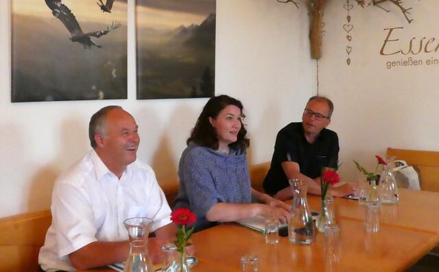 Nationalpark-Direktor Hermann Stotter, LHStvin Felipe, Bgm. Martin Mayerl.  | Foto: © Babic