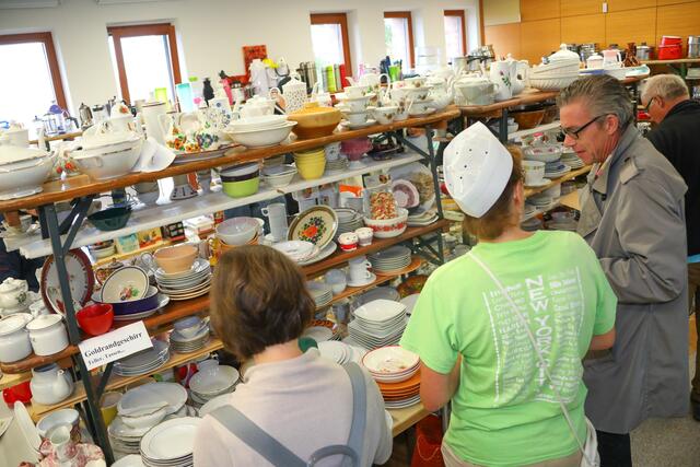Die Pfarre Wels St. Josef in der Pernau veranstaltet einen großen Flohmarkt.  | Foto: Matthias Lauber