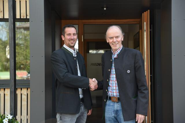 Gratulation zur Prüfung. | Foto: S. Lehmann