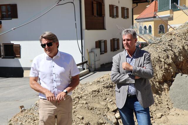 NHT-Geschäftsfürher Hannes Gschwentner und der Kappler Bgm. Helmut Ladner (v.l.). | Foto: Othmar Kolp