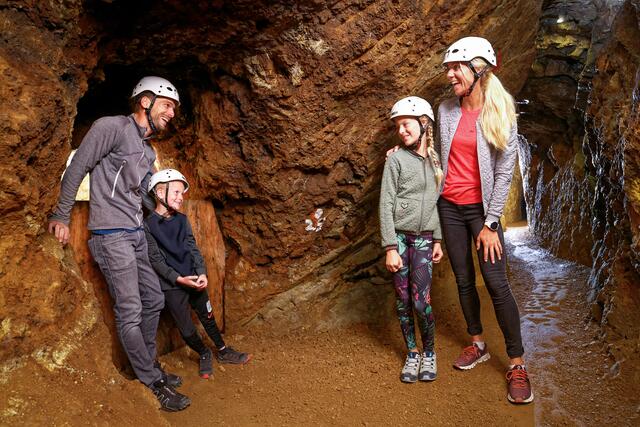 Ein Erlebnis für die ganze Familie: eine Reise unter Tage. | Foto: Bauer