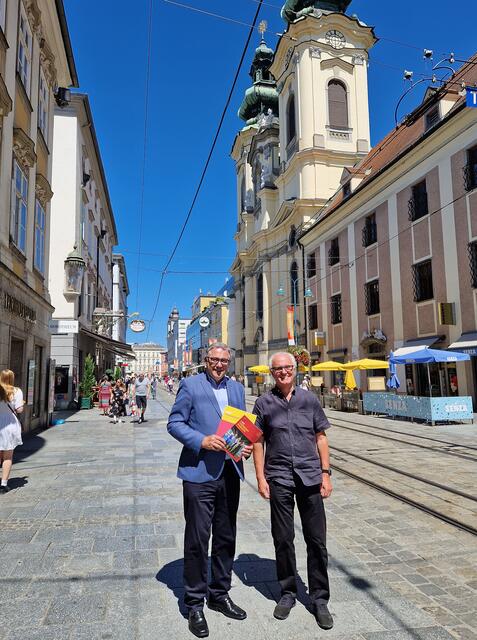 Tourismusdirektor Georg Steiner (links) und Aufsichtsratsvorsitzender Manfred Grubauer werden beide im März 2023 ihr Amt zurücklegen. | Foto: Linz Tourismus
