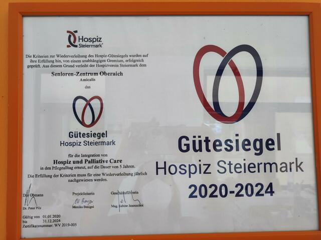Das Hospiz und Palliativ Gütesiegel verliehen vom Hospizverein und dem Land Steiermark ans Senioren-Zentrum Oberaich der Amicalis Holding