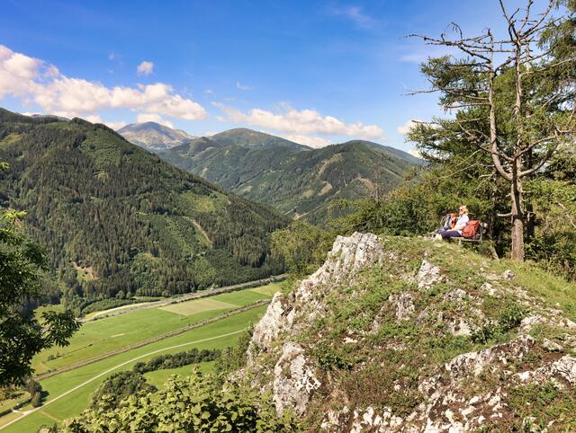 Ein toller Aussichtspunkt am Rabenstein. | Foto: Weges OG