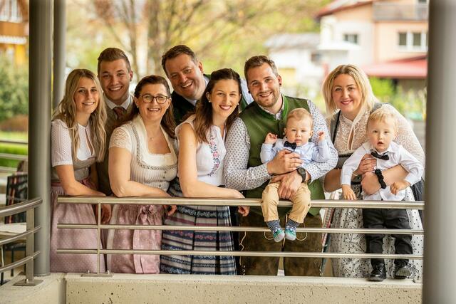 Die Familie Radits und Konrath ist sehr stolz den Titel LieblingsWirt 2022 zu haben und freut sich mit Ihnen ihren Sieg zu feiern.  | Foto: Karl Schrotter