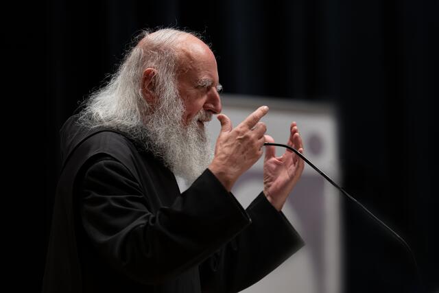 Anselm Grün ist Benediktinermönch der Abtei Münsterschwarzach und aktuell einer der erfolgreichsten Autoren spiritueller Bücher im deutschsprachigen Raum. | Foto: G. Koglek