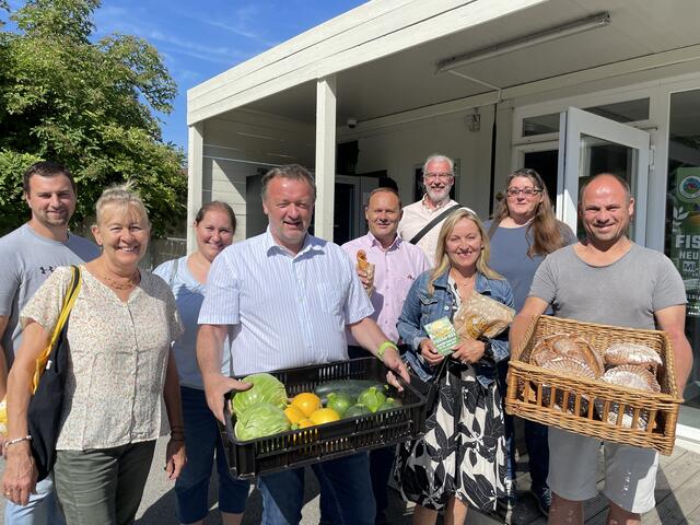 Brot, Eier, frisches Gemüse und jetzt auch Eis vom Bauern: In der "Fischa-Box" wird Regionalität groß geschrieben. | Foto: Stadtgemeinde Fischamend
