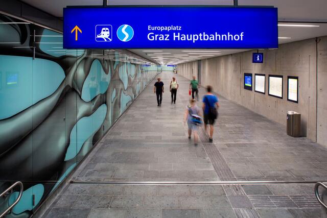 Beim Grazer Hauptbahnhof kam es Mittwochnacht zu blutigen Szenen (Symbolfoto). Das Opfer, eine 29-jährige Grazerin, musste intensivmedizinisch versorgt werden. | Foto: ÖBB