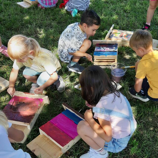 Die Kindergartenkinder aus Sieggraben beim fleißigem Basteln | Foto: Yoko Krenn