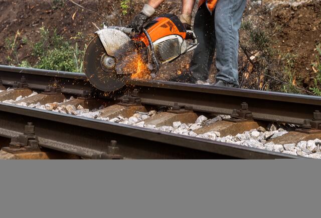 Gleisarbeiten machen eine Sperre notwendig | Foto:  adobe stock