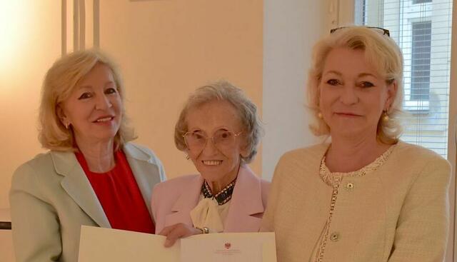 Eugenie Ploderer und ihre Töchter Silvia Minar und Martina Ploderer  | Foto: BV16