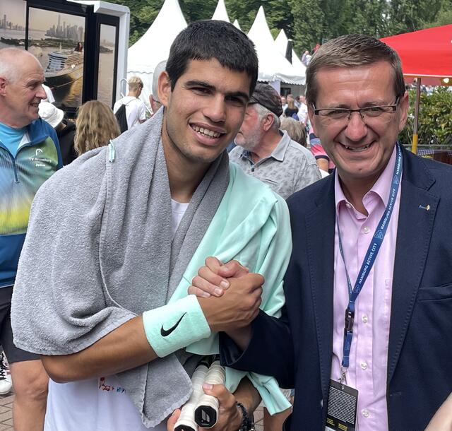 Markus Achleitner mit Tennisstar Carlos Alcaraz aus Spanien | Foto: Staudinger