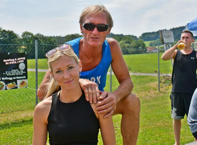 Kastner Hans (64) mischt noch mit der Jugend mit und zählt mit seiner Tochter Sarah zum Favoritenkreis...