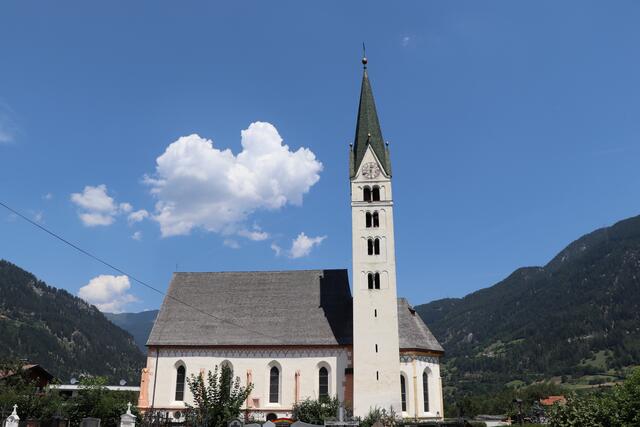 Die katholische Pfarrkirche Mariä Himmelfahrt in Prutz. | Foto: Othmar Kolp
