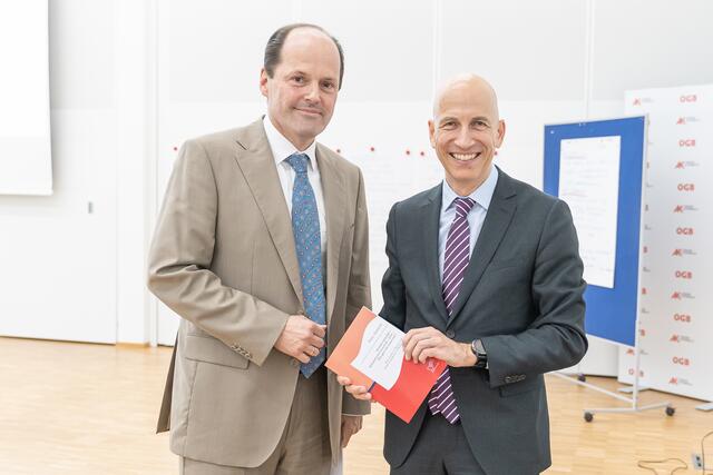 Peter Seewald und Martin Kocher | Foto: BMAW / Holey