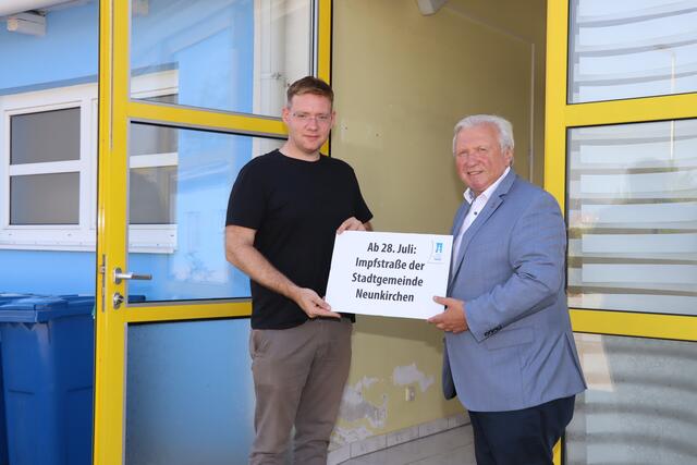 Impf-Koordinator Thomas Rack und Stadtchef Herbert Osterbauer.  | Foto: Stadtgemeinde Neunkirchen