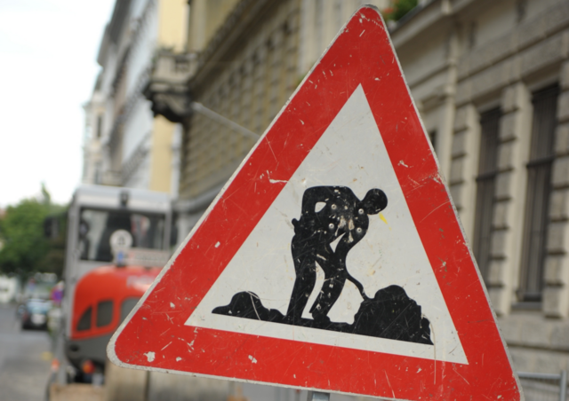 Ab Dienstag, 26. Juli, wird auf der Wienerbergstraße abschnittsweise nur ein Fahrstreifen frei. | Foto: Edler