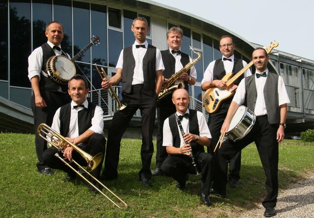 Von links: Gerhard Zielgler, Karl Lamplmair (vorne), Konrad Hametner, Johann Gruber, Josef Ziegler (vorne), Oskar Gruber und Othmar Hametner.  | Foto: Privat