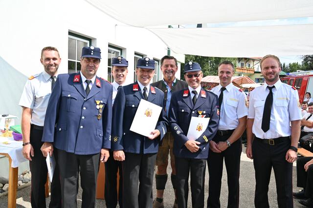 ABI Stefan Brodnig, Johann Straschischnig, OBR Patrick Skubel, Bruno Glaboniat, Josef Lobnig, Gottfried Glaboniat, Bürgermeister Anton Napetschnig, OBI Stefan Glaboniat  