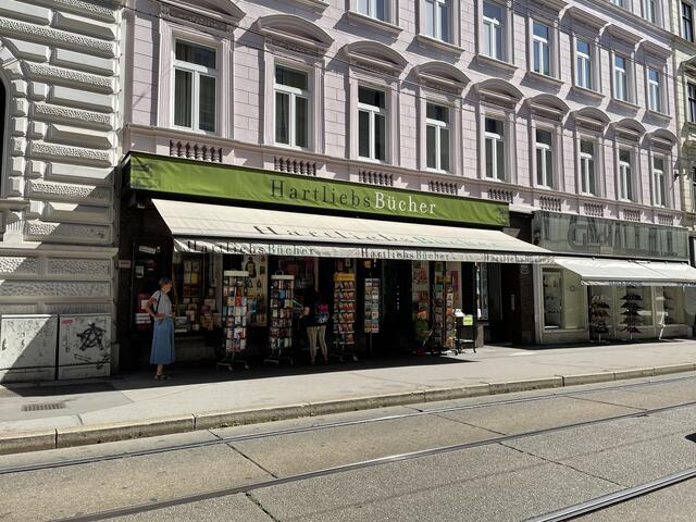 Hartliebs Bücher auf der Währinger Straße 122. | Foto: Miriam Al Kafur