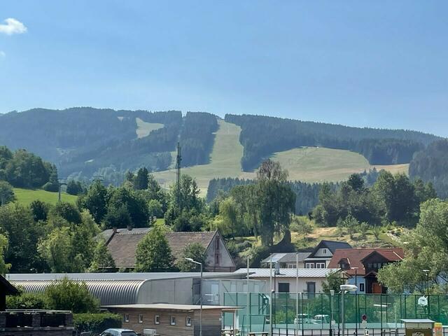 Das Stuhleck ist der touristische Magnet in der Gemeinde Spital am Semmering. Mit verschiedenen Maßnahmen will man für das Skigebiet eine klimaangepasste Zukunftsstrategie erarbeiten. | Foto: Rothwangl